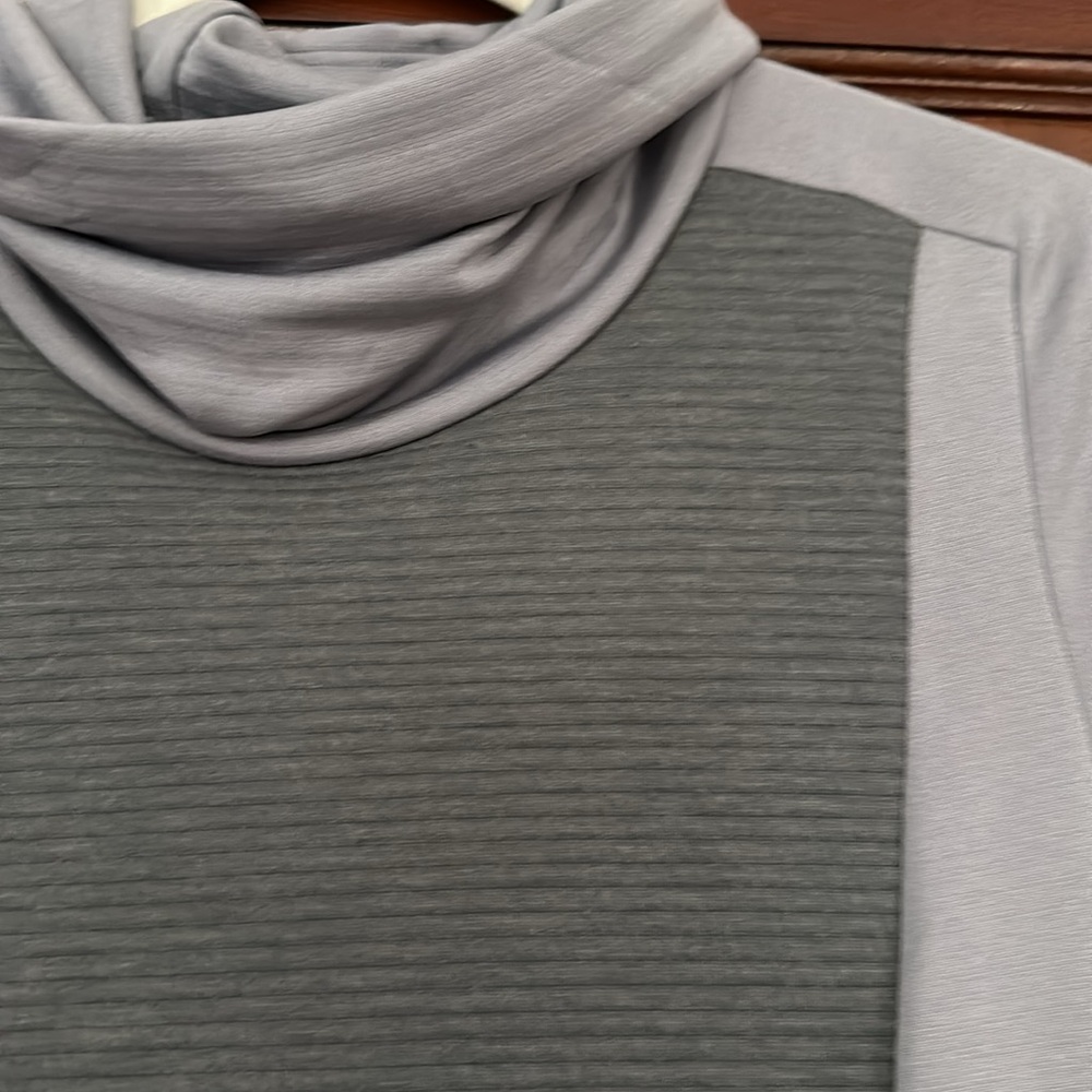 On Weather Performance Shirt In Fossil | Rock *Nw… - image 4